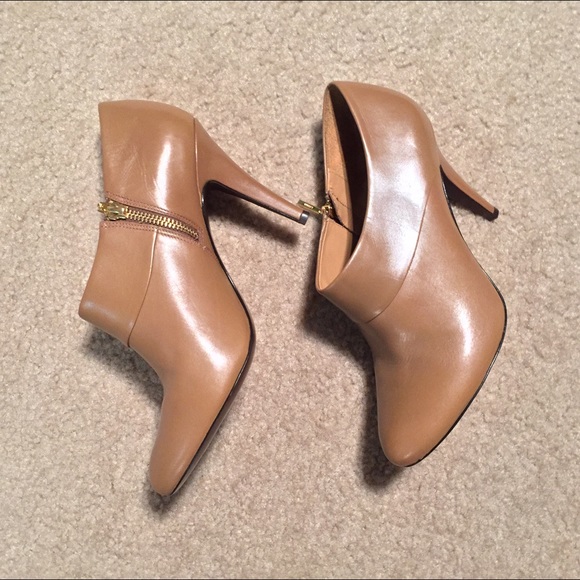 Aerin 'Pembroke' Bootie - Picture 3 of 4